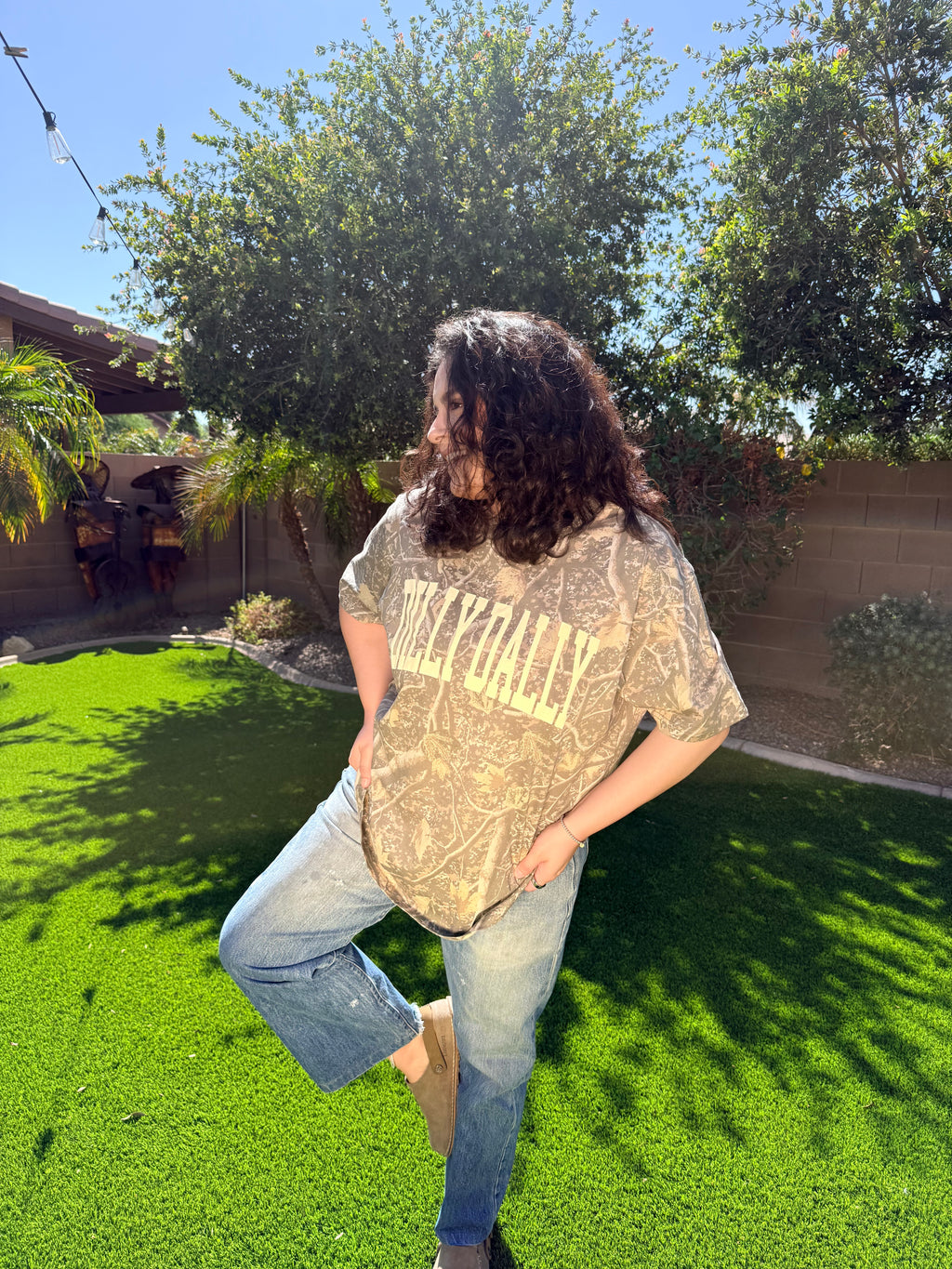 DILLY DALLY CAMO TEE