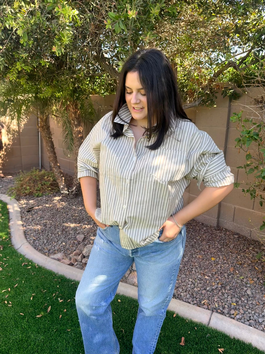 SOCIAL STRIPE BUTTON UP