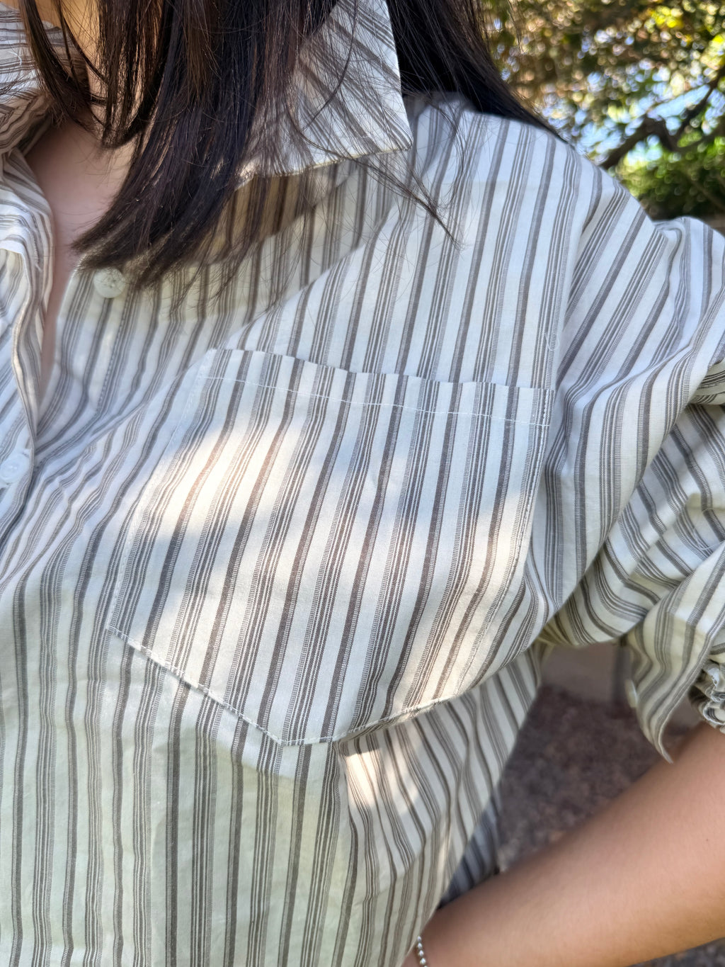 SOCIAL STRIPE BUTTON UP